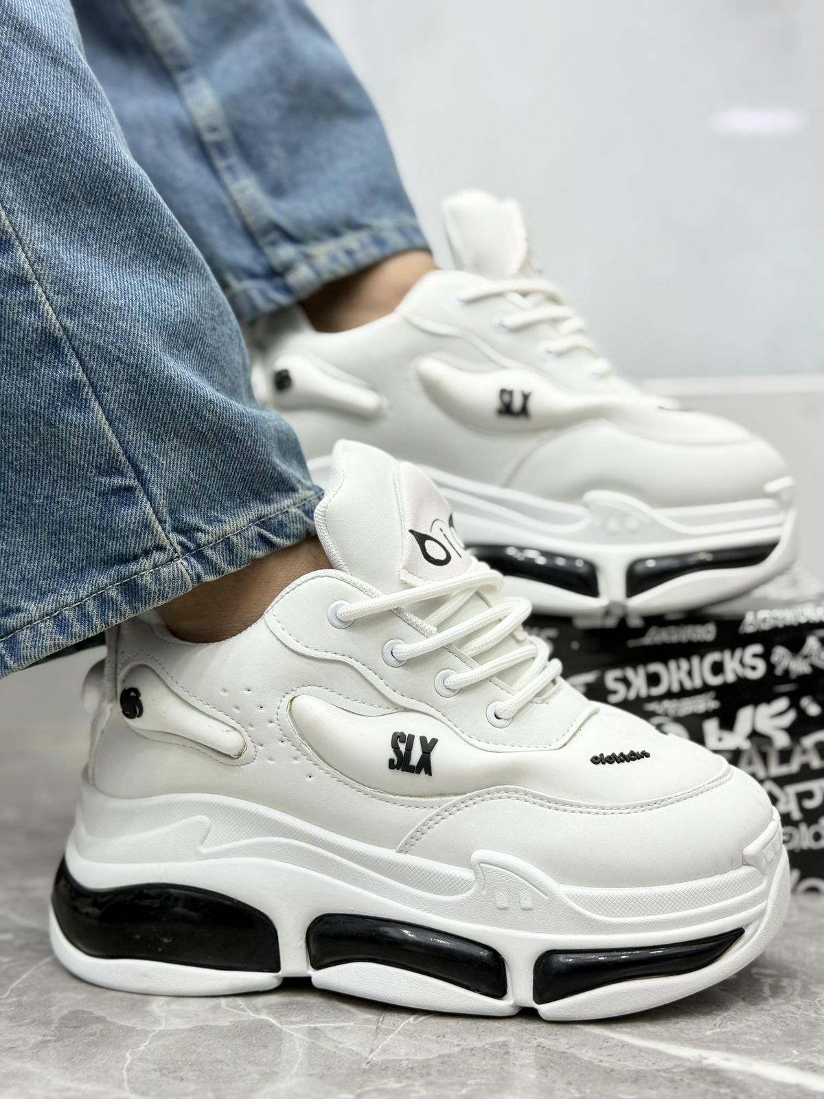 شوز SLX