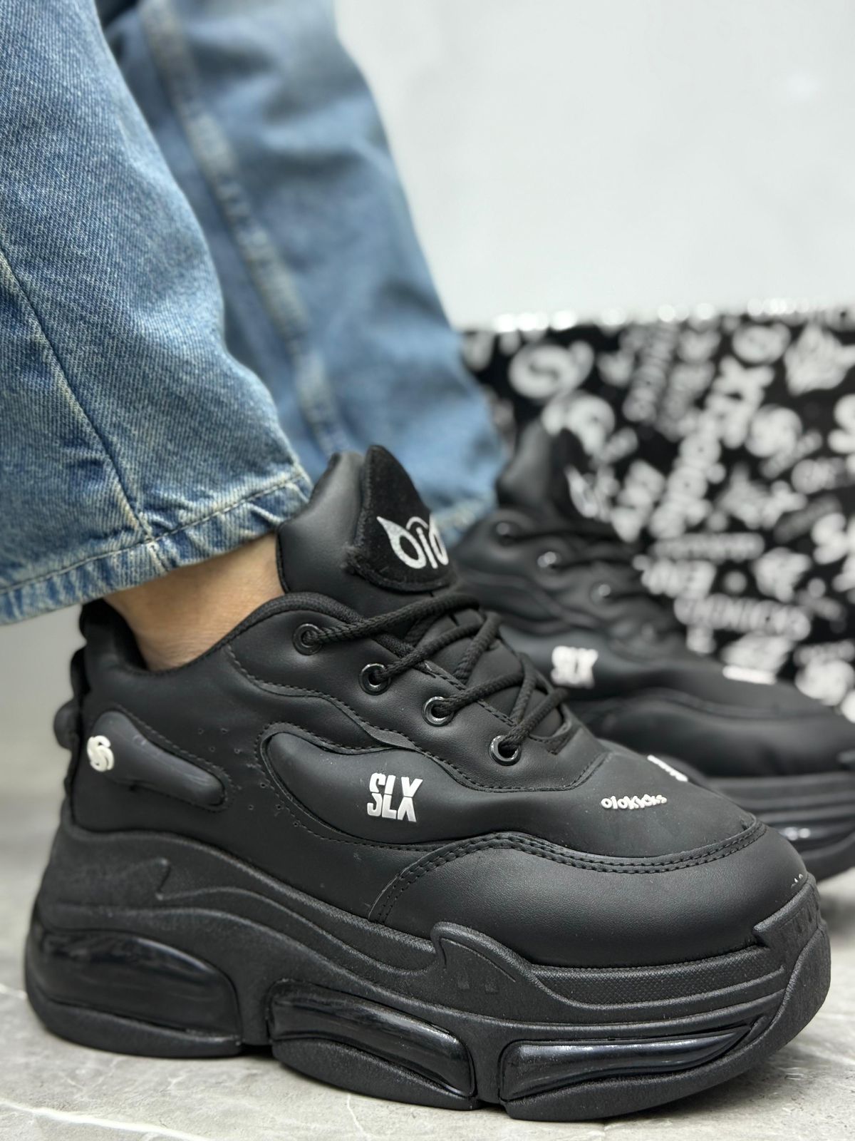 شوز SLX